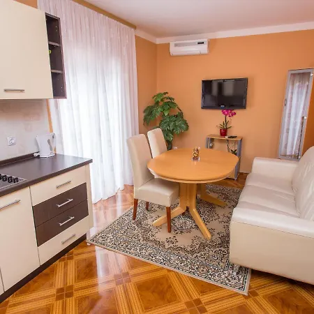 瓦伦缇纳别墅酒店 扎达尔