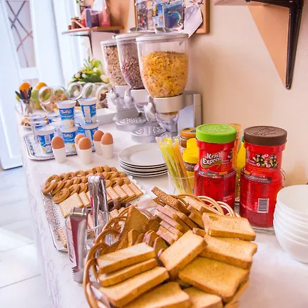 瓦伦缇纳别墅酒店 公寓式酒店 3*