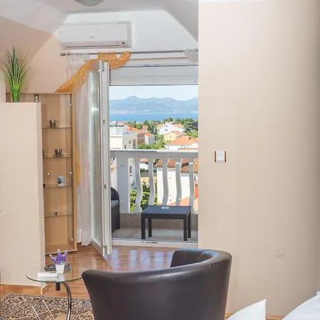 瓦伦缇纳别墅酒店 扎达尔