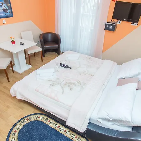 瓦伦缇纳别墅酒店 扎达尔