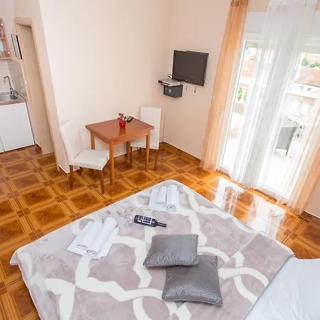 Apart Otel Valentina 3*