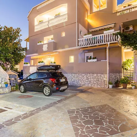 瓦伦缇纳别墅酒店 扎达尔