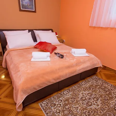 瓦伦缇纳别墅酒店 公寓式酒店