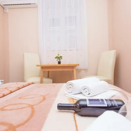 瓦伦缇纳别墅酒店 公寓式酒店