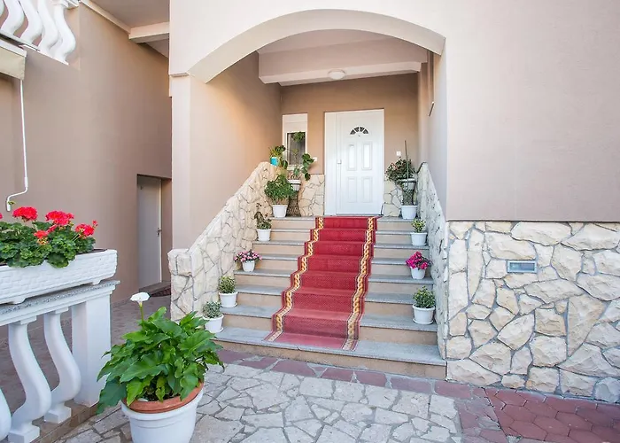 Aparthotel Valentina 3*