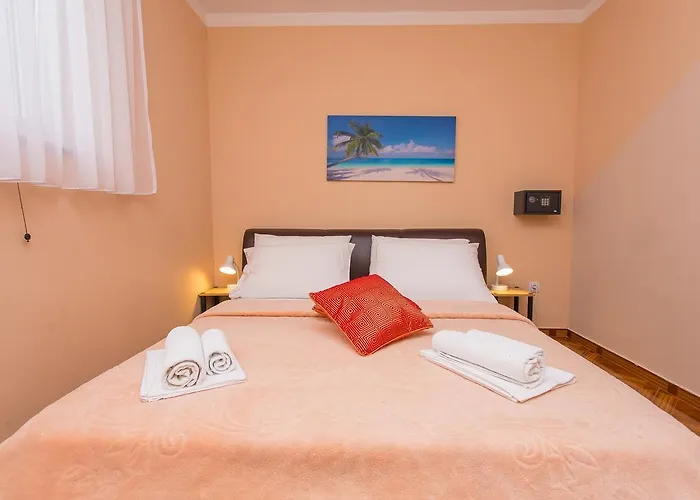 Aparthotel Valentina 3*