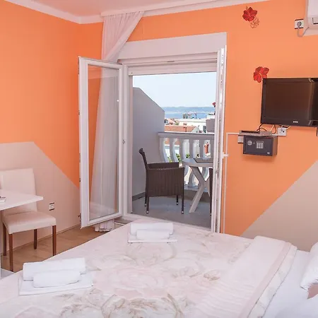 Ξενοδοχείο με διαμερίσματα Valentina 3*