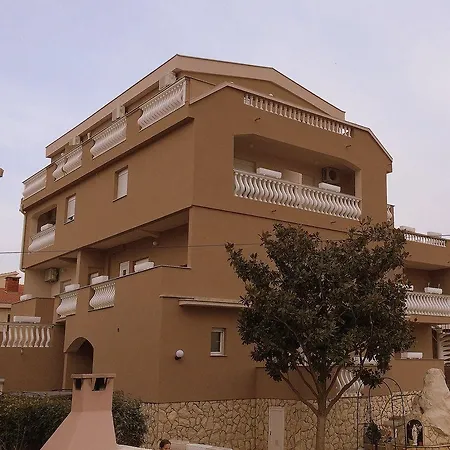 Apart Otel Valentina 3*