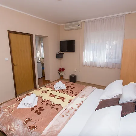 Aparthotel Valentina 3*