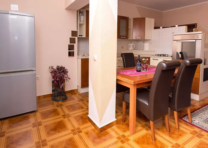 발렌티나 아파트호텔 3*