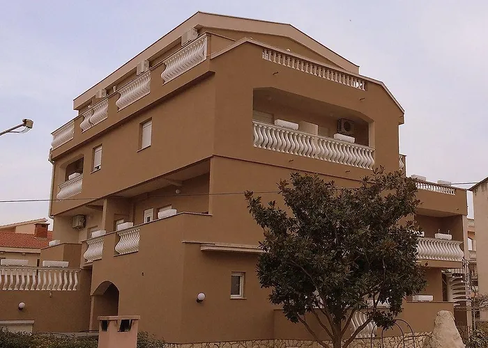 Aparthotel Valentina 3*